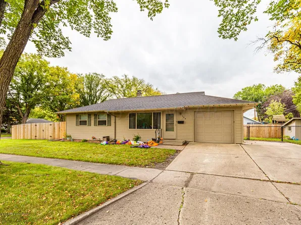 609 22nd Ave N, Fargo, ND 58102
