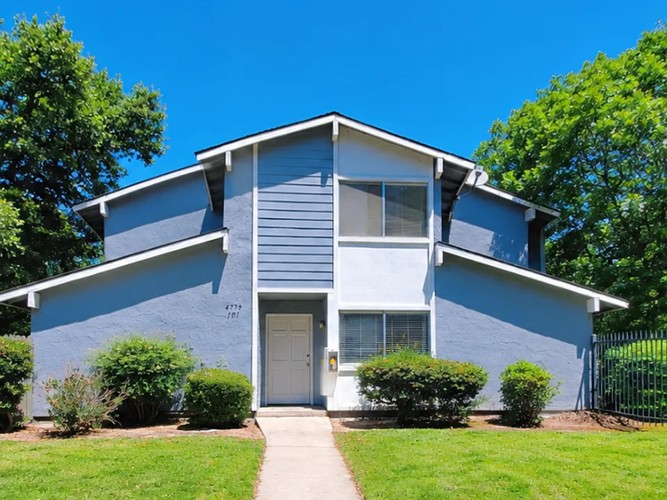 4779 N Cedar Ave #101