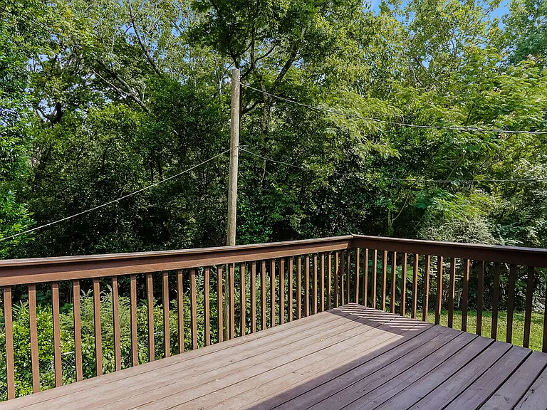 748 Barclay Ln — Photo 16