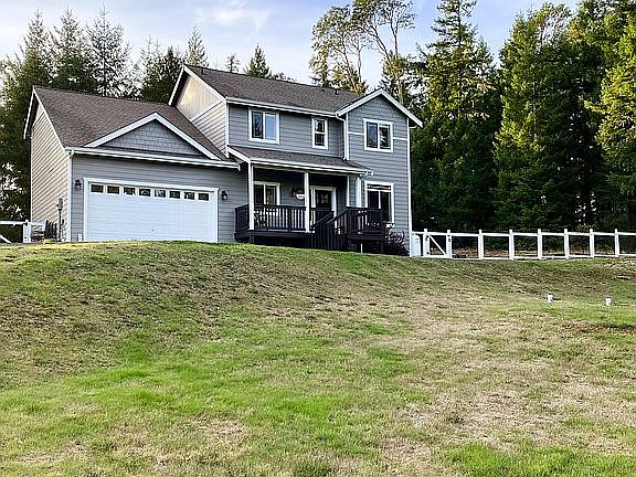 Spacious front yard