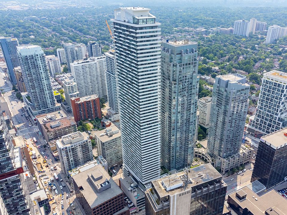 2nd image of 2221 Yonge St