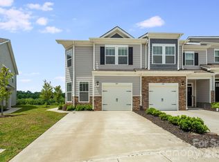 124 Creekview Rd, Hendersonville, NC 28791