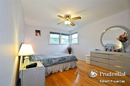 3rd image of 7841 Kildare Ave