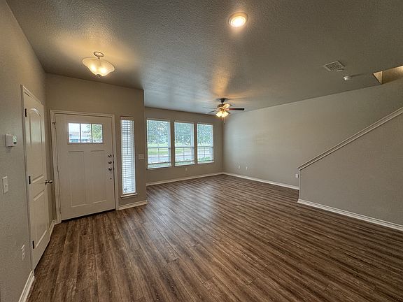 3rd image of 724 Westfield Blvd