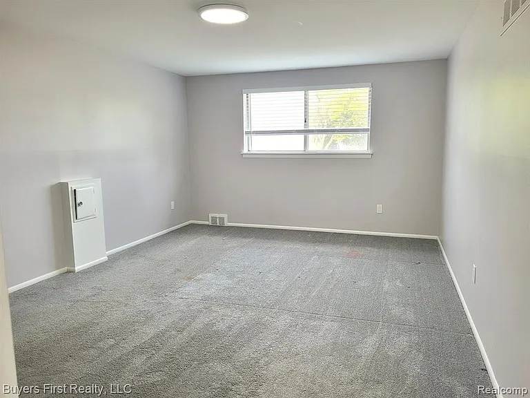 18425 Alta Vista Dr — Photo 19