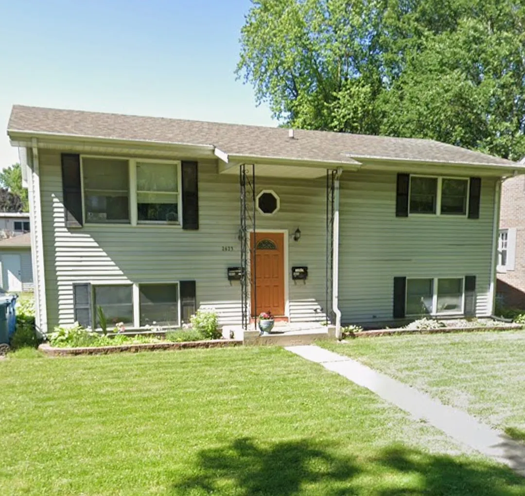 2 bed, 1000 sqft, $1,300 — Photo 1