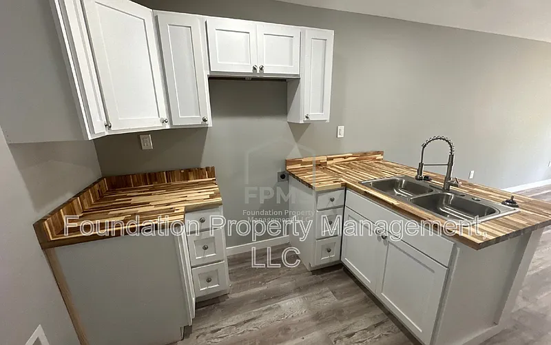 3 bed, 2.0 bath, 825 sqft, $1,100 — Photo 3