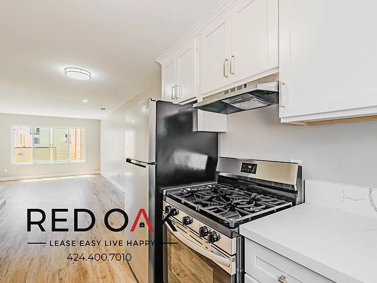 921 W 82nd St #24 — Photo 11