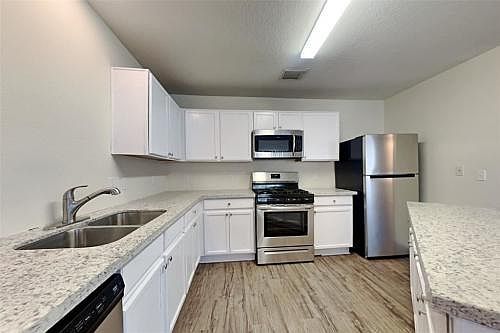 4th image of 20603 Birch Rain Ct