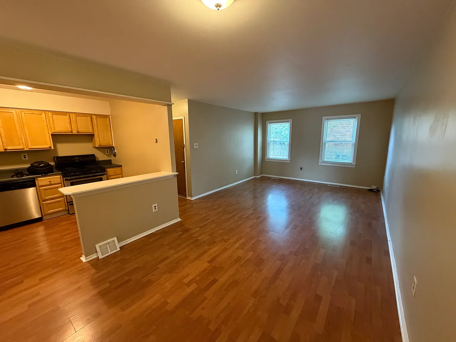 12058 Abby Rd — Photo 4