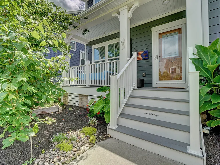 800 Corcormant Ln — Photo 2