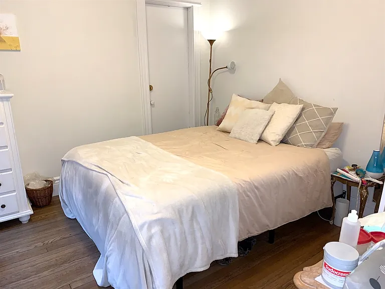 60 Queensberry St #9 — Photo 6