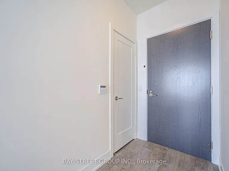 5 Mabelle Ave #4032 — Photo 8