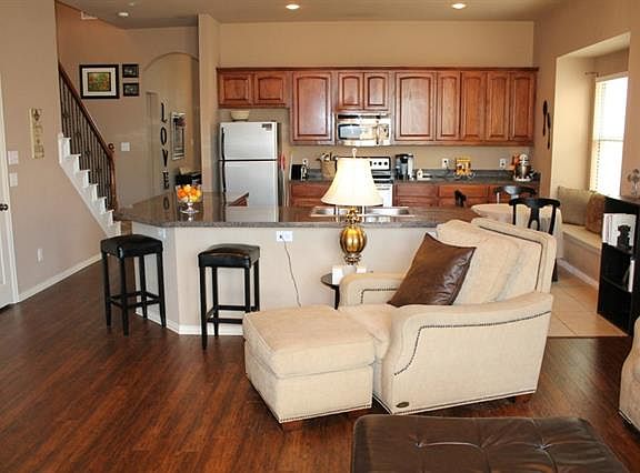 2nd image of 4608 Aylesbury Ct