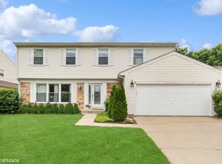 1344 Logsdon Ln, Buffalo Grove, IL 60089