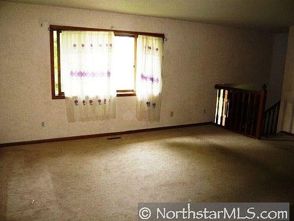 5th image of 3244 Meadowbrook Court