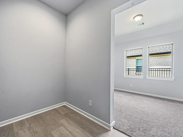 7623 Coral Lake Dr — Photo 10