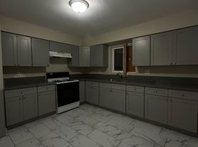 1512 Flower St, Bakersfield, CA