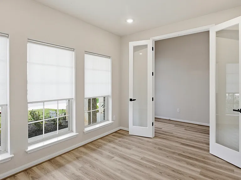 10051 Mulhouse Dr — Photo 6