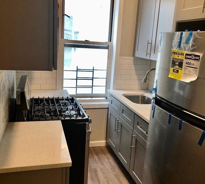 1st image of 3255 Steinway St Ste B