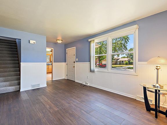 4th image of 1609 Argyle Ln