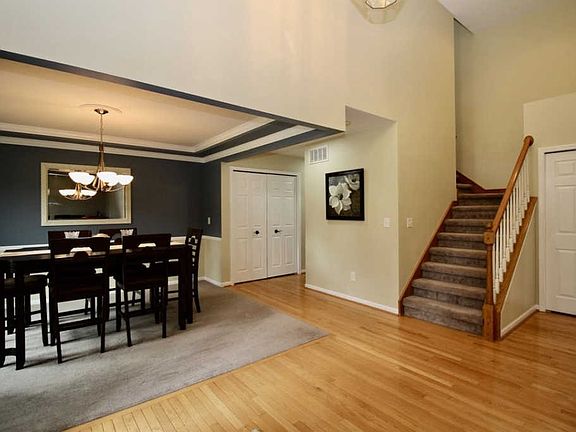 5th image of 10036 Pembrooke Cir