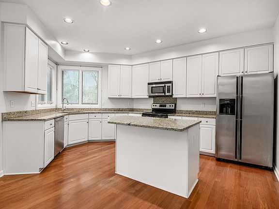 5th image of 7635 Forest Knoll Dr