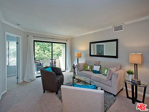 4th image of 5009 Woodman Ave APT 309