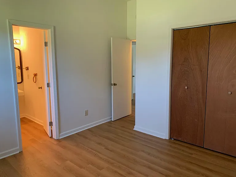 40 Suburban Ct — Photo 6