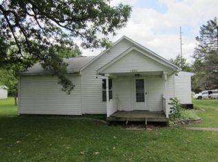 1601 17th St, Viola, IL 61486