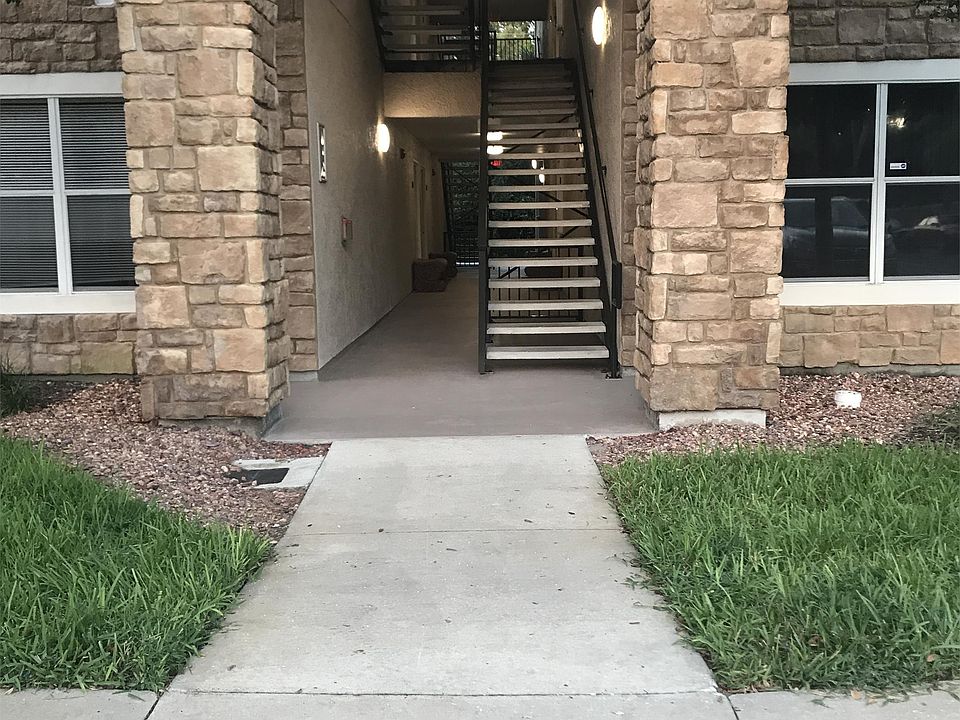 1st image of 940 Village Trl Unit 6-206