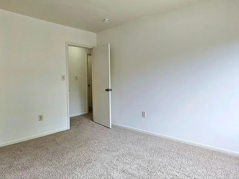 8729 Sheridan Farms Ct — Photo 33