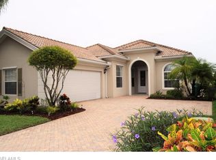 2206 Heydon Cir W, Naples, FL 34120