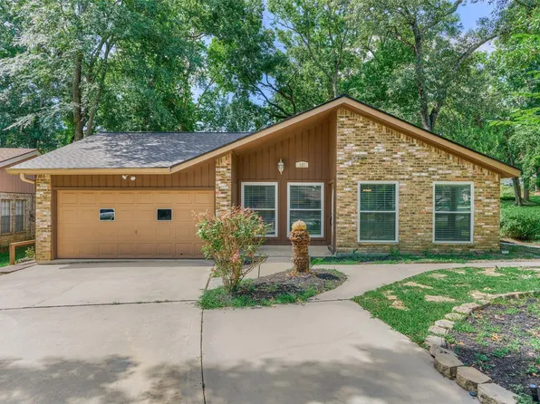 107 Velda Rose Ln, Conroe, TX 77304
