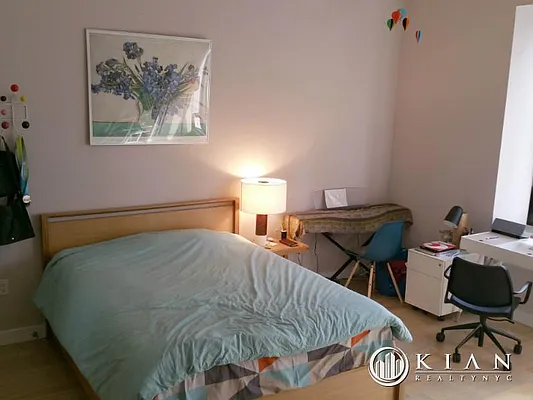 Rented by Kian Realty | media 37