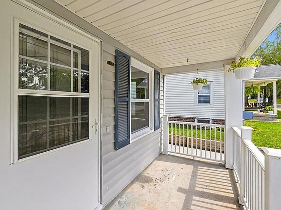 4th image of 717 Grace St