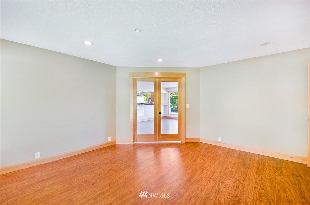 Oak Harbor, WA 98277