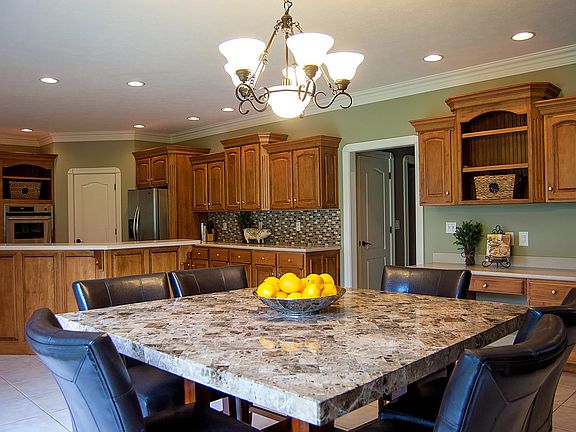 3rd image of 2400 Oak Bend Pl