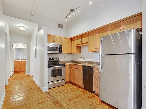 4th image of 1111 S Peters St APT 315