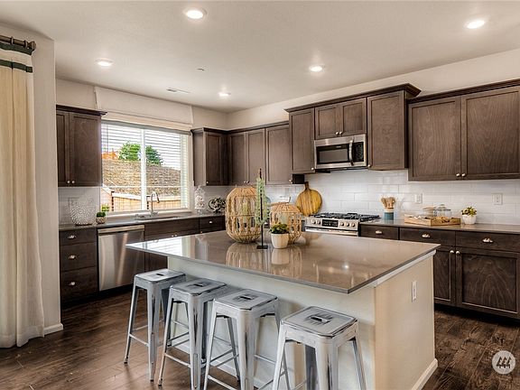 3rd image of 914 Bunting Place SE #85
