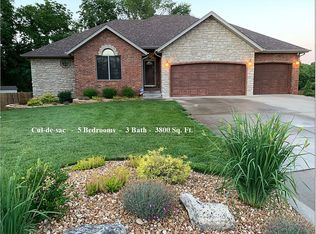 2031 W Woodhaven Ct, Springfield, MO 65810