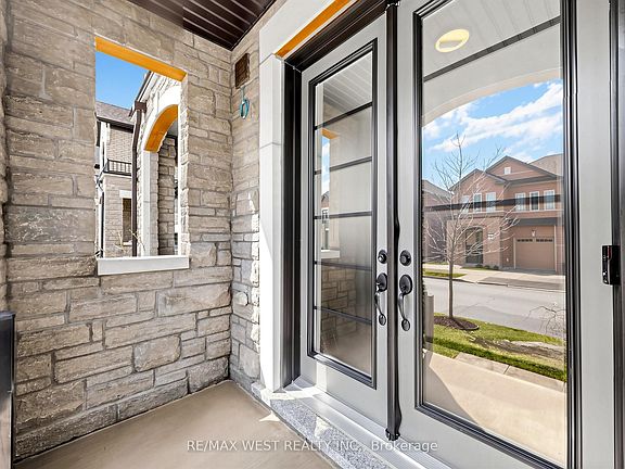 3rd image of 32 Angelfish Rd