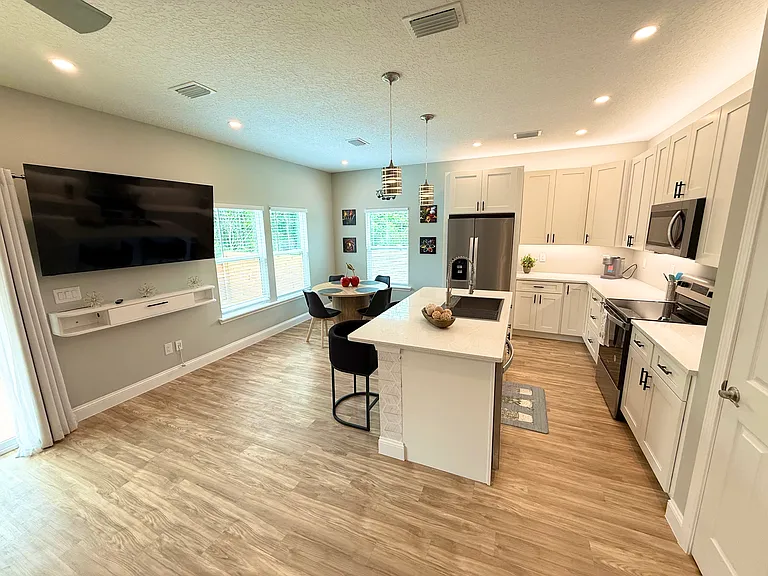 2570 Hilltop Rd — Photo 6