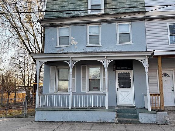 3rd image of 526 York St