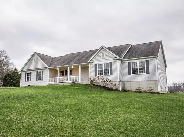 1714 Tallmadge Rd, Kent, OH 44240