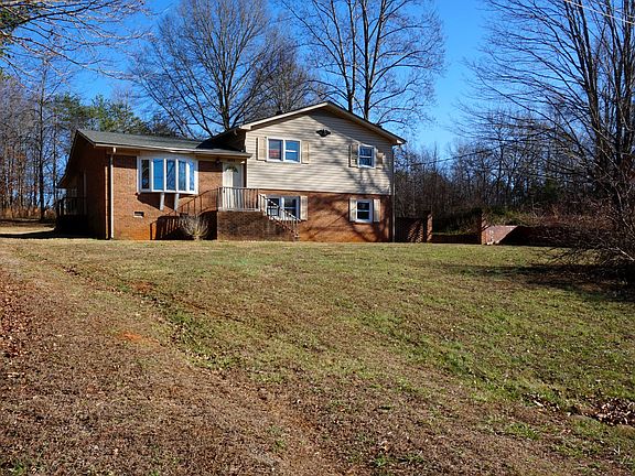 Large cascading front yard