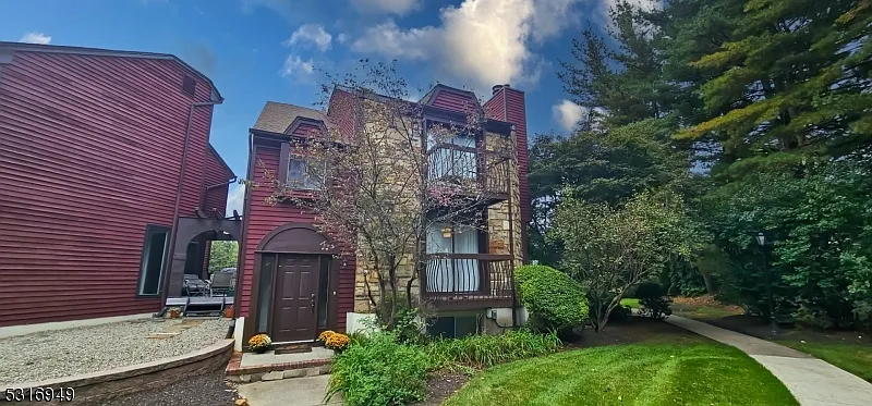 49 Kensington Ct photo 1