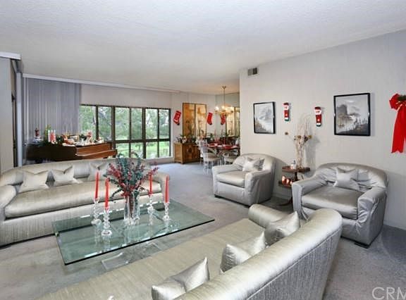 2nd image of 631 Wilcox Ave APT 2A