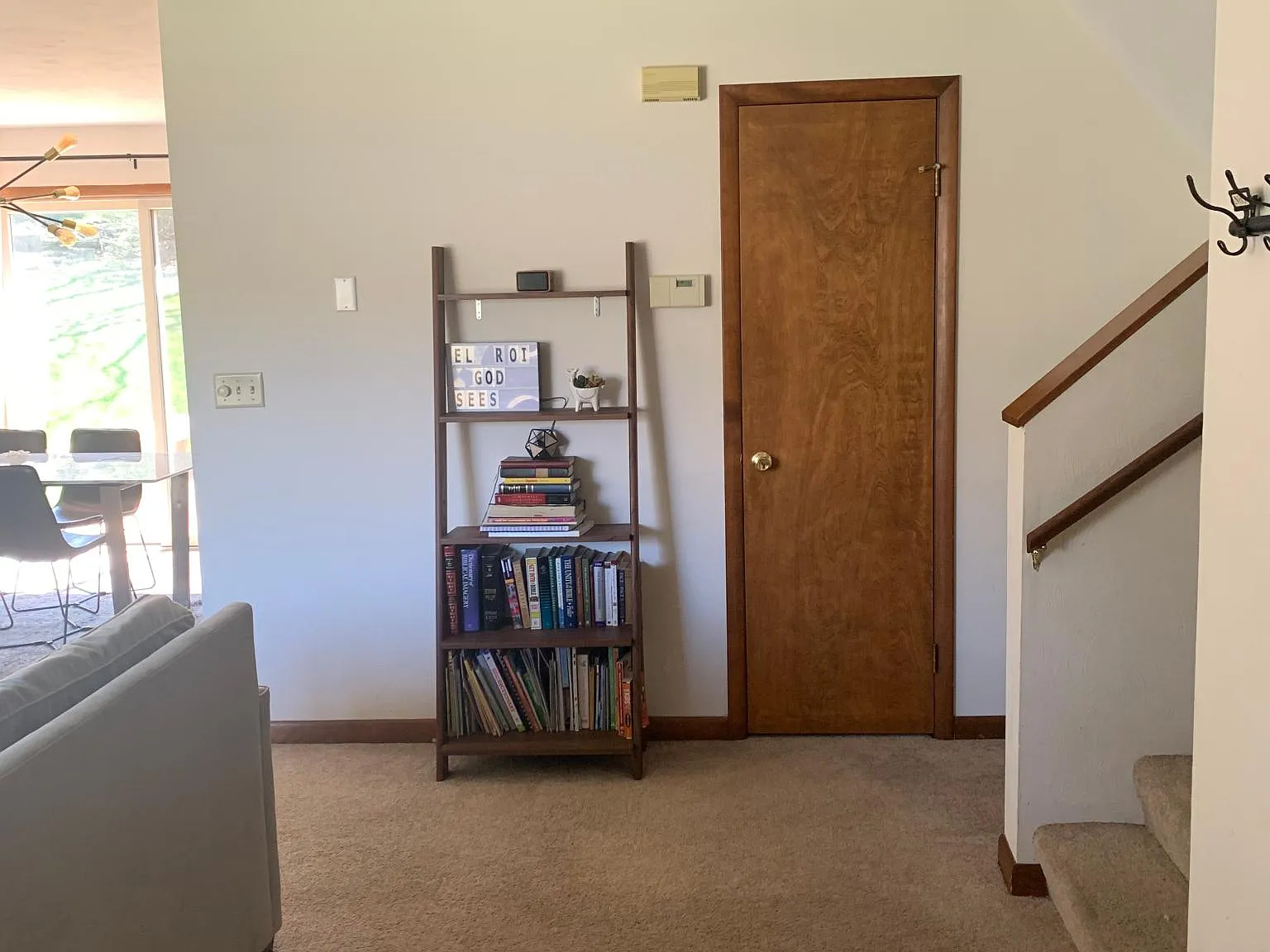 3 bed, 1300 sqft, $2,400 — Photo 2