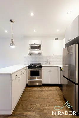 Rented by Mirador Real Estate | media 23